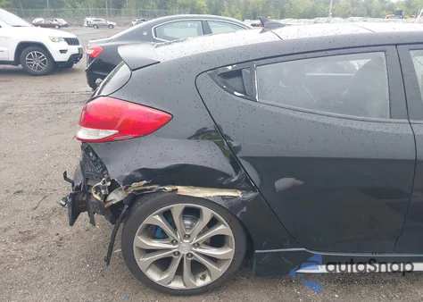 2013 Hyundai Veloster Turbo W/Blue z USA, uszkodzony, nr VIN KMHTC6AE1DU110308